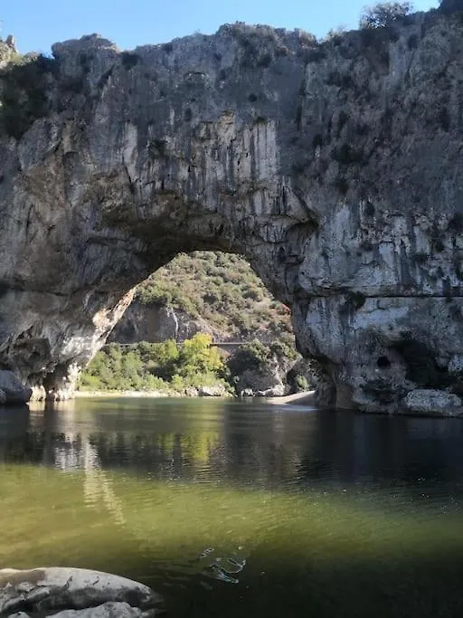 別荘 Gites L'Olivier Avec Piscine ヴァロン・ポン・ダルク フランス
